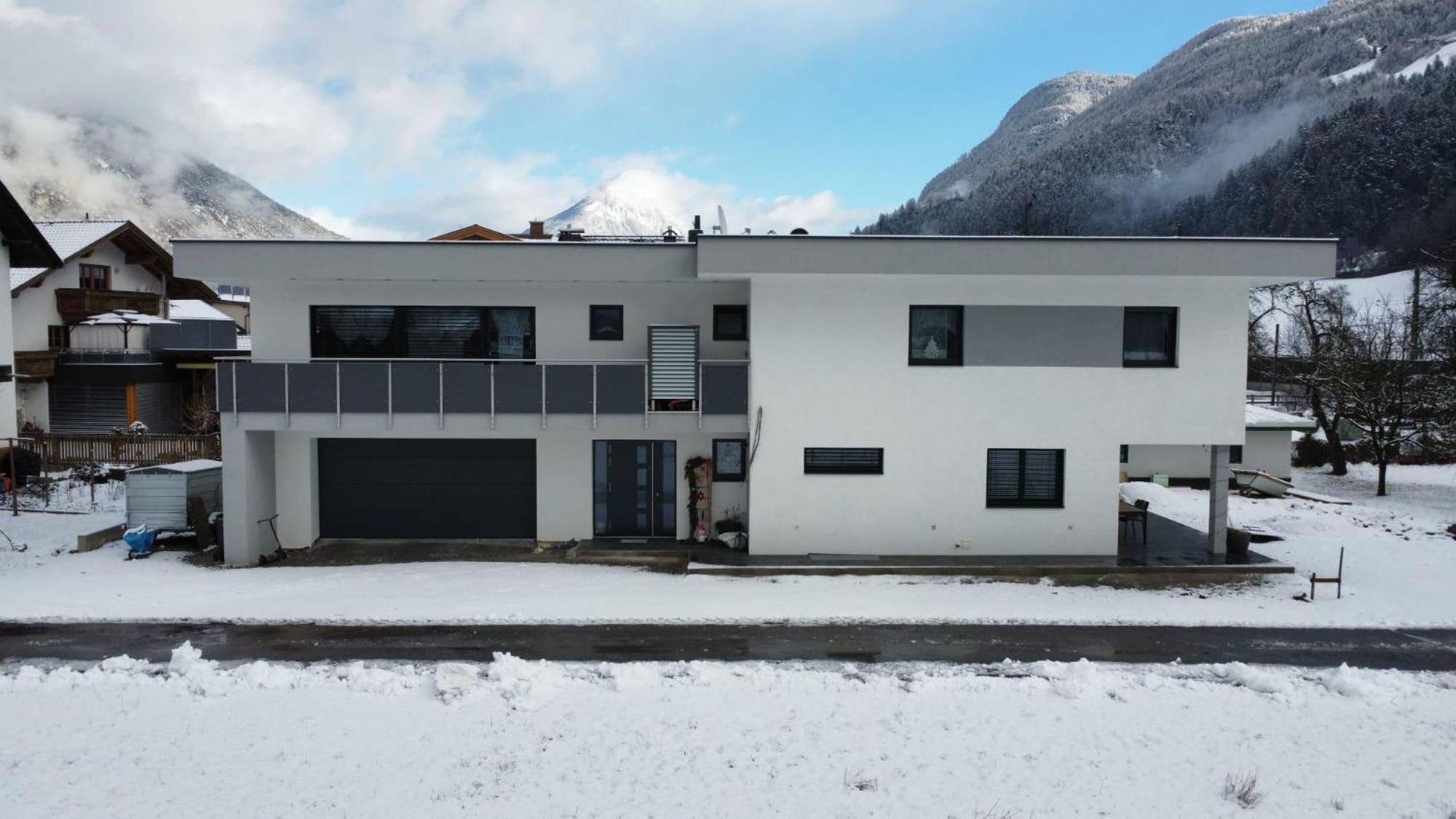 Apart Emilia Schonwies Exterior photo